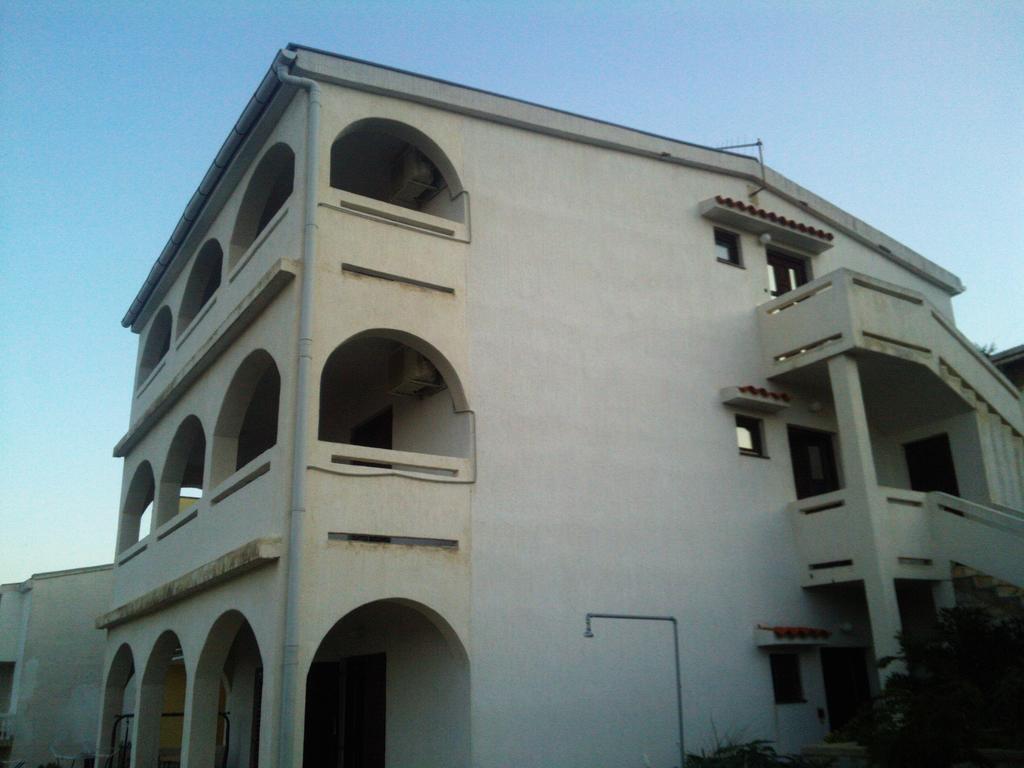 Apartments Keti Pag Town Extérieur photo